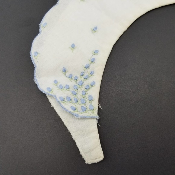 Vintage Silvercrest White Embroidered Collar Blue Flowers Floral MCM SIZE C - Picture 2 of 6